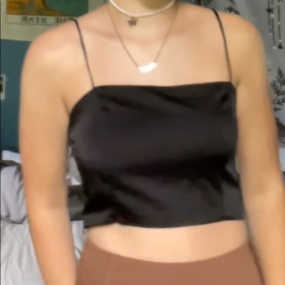 black crop top - Picture 2 of 3